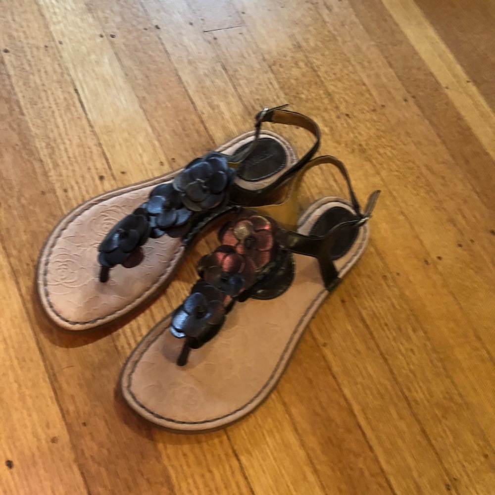 Fun floral Merona sandals- size 9